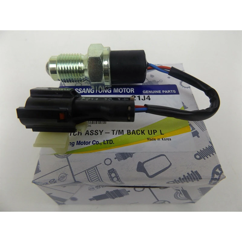 

FOR MERCEDES BENZ MB VAN MB100 & MB140 ALL MODEL REVERSE LIGHT SWITCH ASSY OEM 6655450106