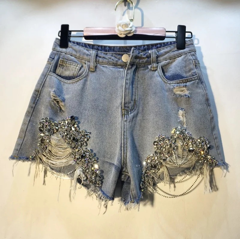 

European Holes Hot Pants 2019 Spring Summer Woman's New Heavy Industry Beads with Drilled Chains Jeans Shorts Lady Denim Pants