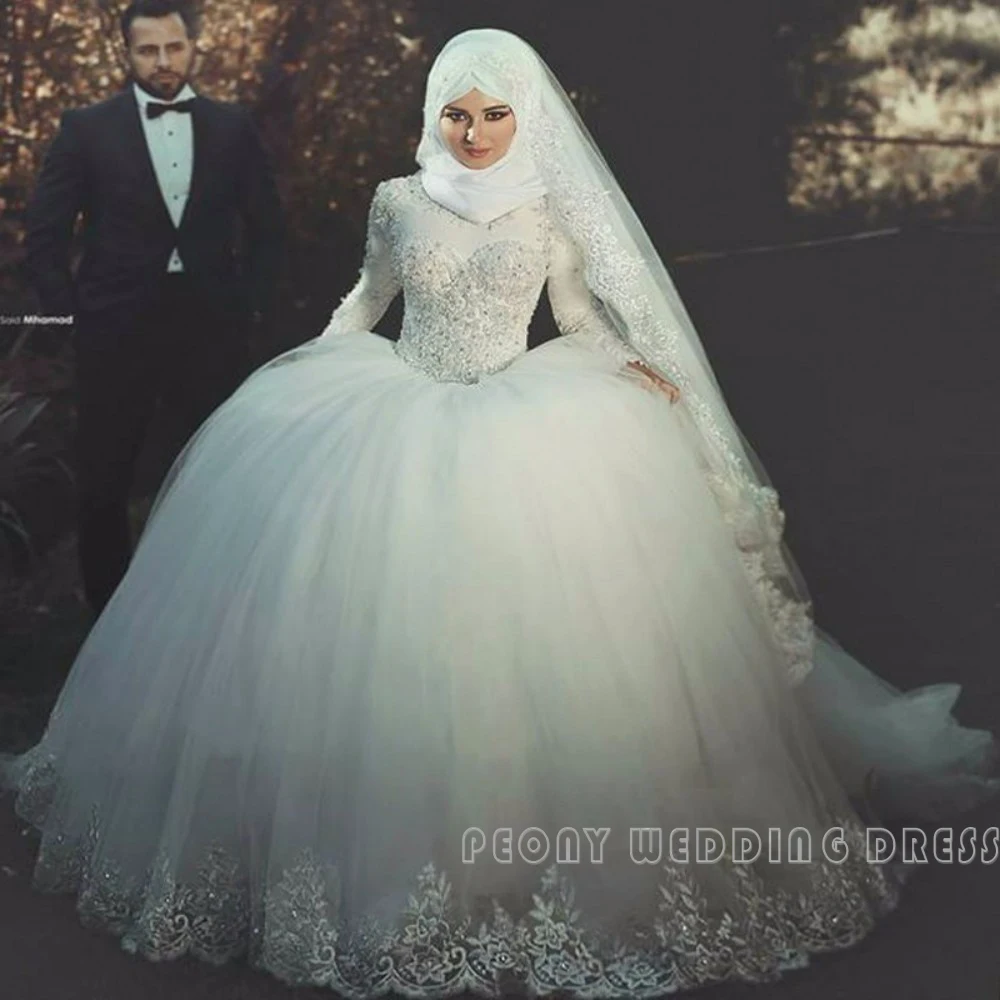 Vintage Ivory Ball Gown Muslim Wedding Dresses Beaded Lace Muslim