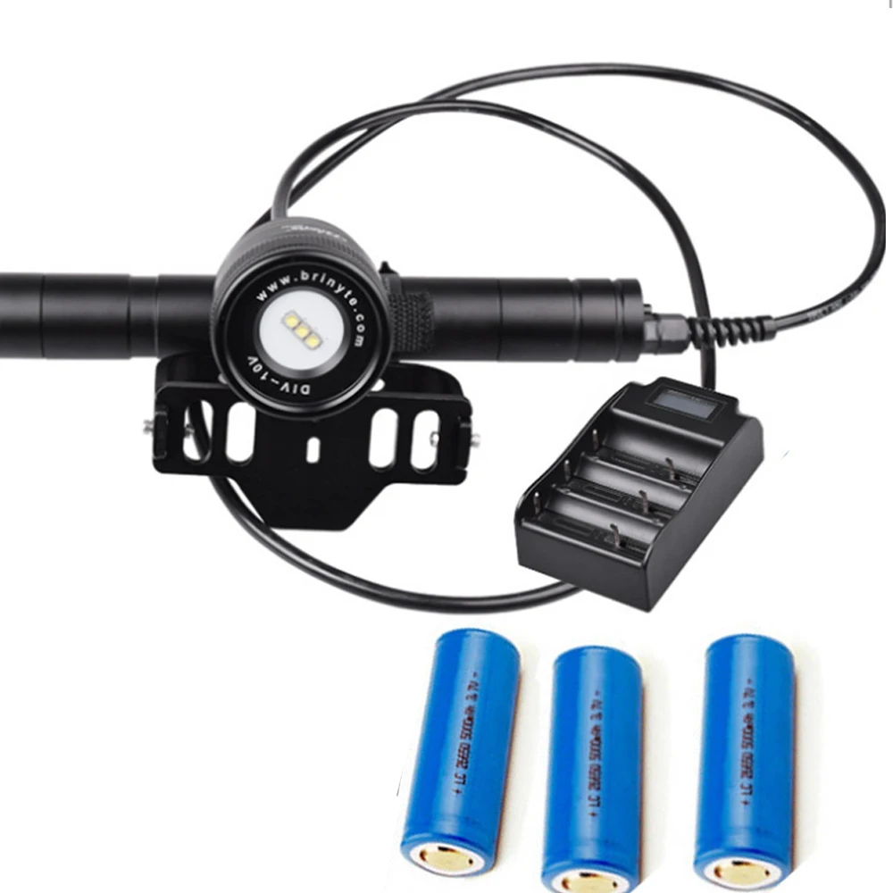 

Brinyte Underwater photography 150m 3000 Lumens Brinyte DIV10V Magnetic Switch CREE 3XM-L2 LED Diving Flashlight Torch