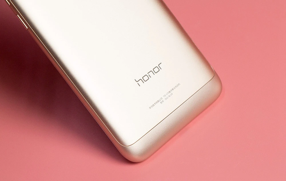 Honor 6A смартфон с 5 дюймовым дисплеем восьмиядерным процессором ОЗУ 3 ГБ ПЗУ 32 Android 7