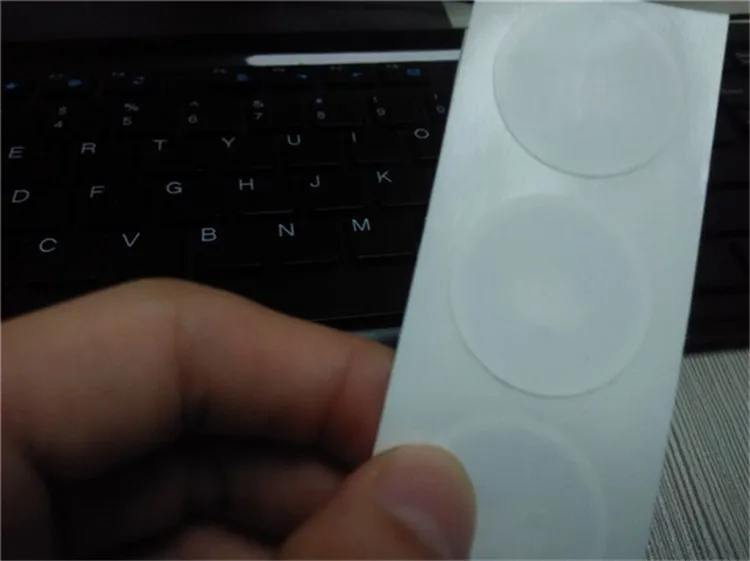 

1000 Pcs/lot  ISO14443A 13.56Mhz NFC tag  Ntag213 144bytes (25x25mm) NFC Sticker Support any smart phone with NFC function