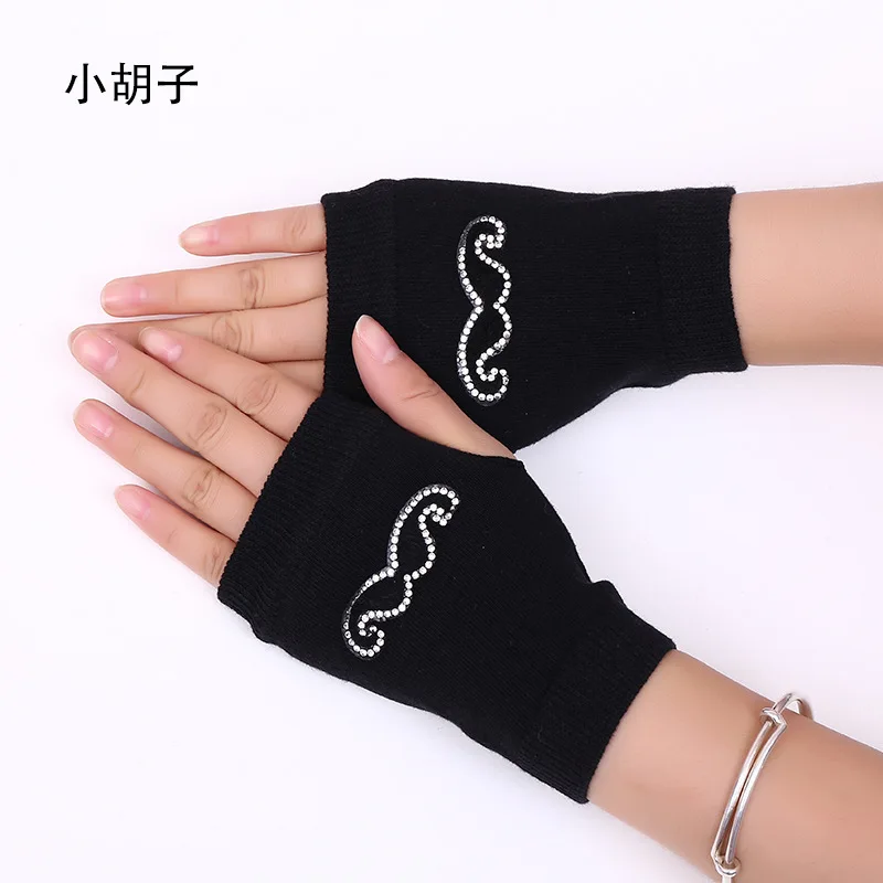 Lovely Cartoon Animals Pattern Skull Winter Rivet Gloves Women Warm Knitted Diamonds Sequins Cool Fingerless Dancing Gloves G101 