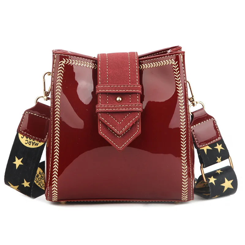 

England style Black Small Shoulder bags for women 2019 Trend Women HandBag Casual Ladies messenger bag Patent leather bucket bag