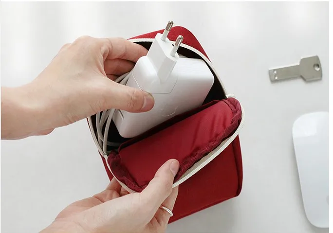 Прекрасный Путешествия Зарядное устройство нейлоновая сумка Для мужчин и Для женщин цифровой Упаковка Организатор наушники сумки