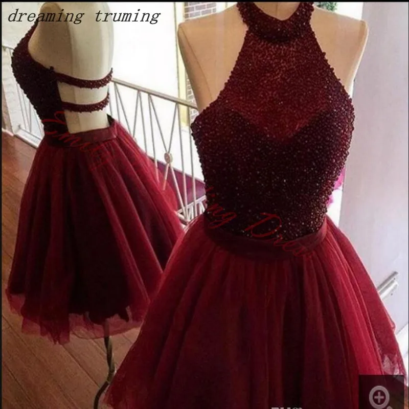 

Burgundy Short Graduation Gowns for Prom Homecoming Party Dresses Halter Neck Open Back Beading Prom Dresses 15 Year Dresses