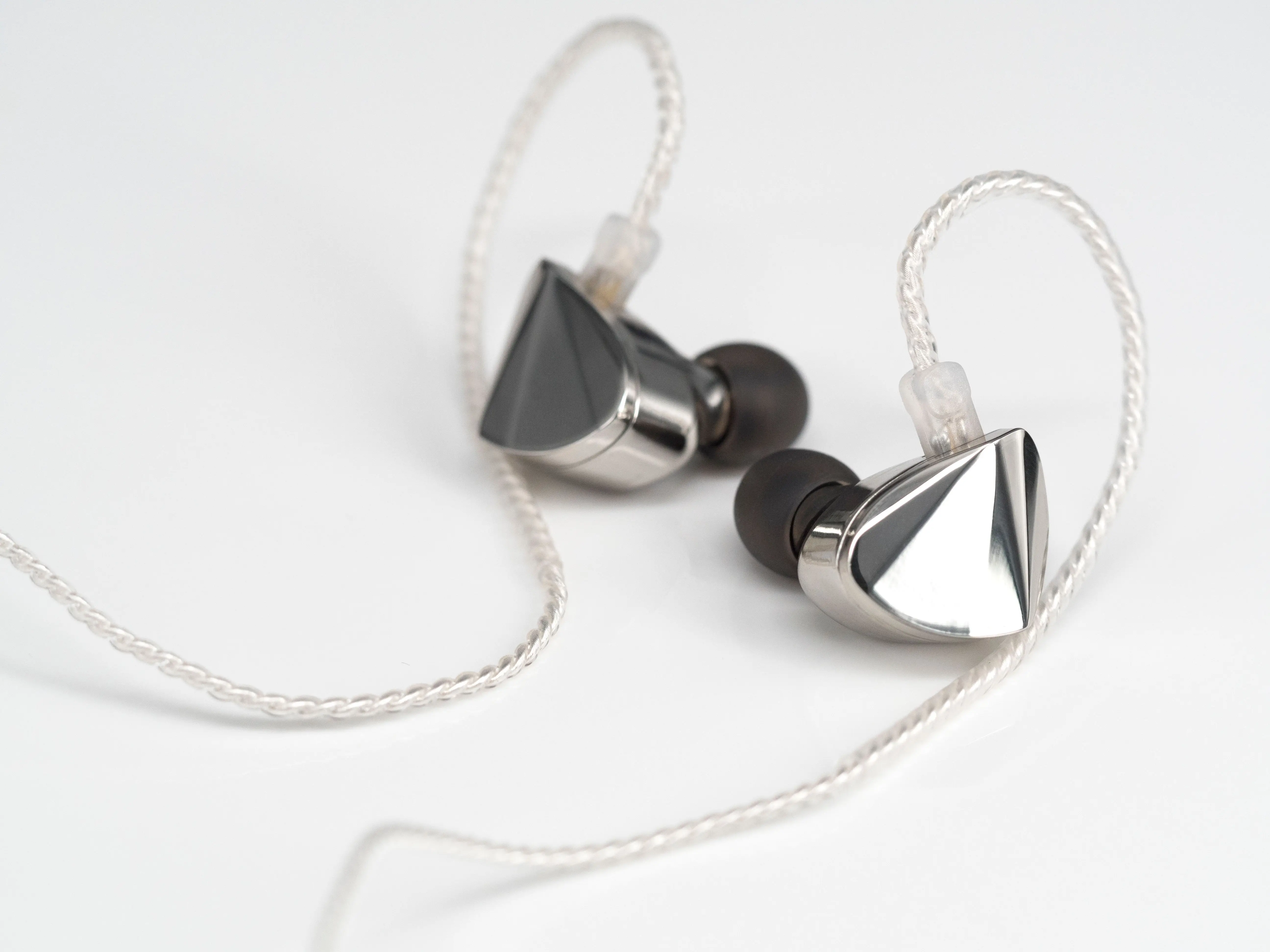 

Moondrop KXXS Diamond Orthodynamic HiFi Monitor In Ear Earphone DJ Sport Earbud Headplug with 4N OFC Cable Moondrop Kanas pro