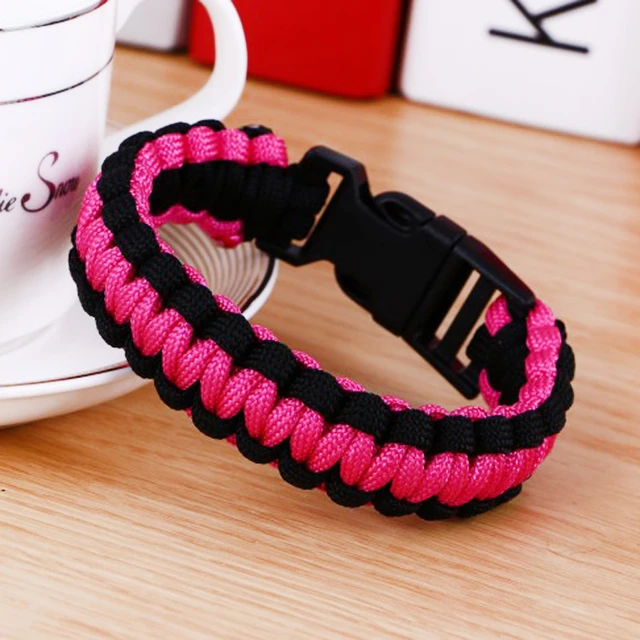 Pulsera de supervivencia, 2 pulseras de supervivencia con encendedores de  pedernal son adecuadas para actividades al aire libre como senderismo,  camping, montañismo, llamadas de emergencia, etc. : .es: Deportes y  aire libre