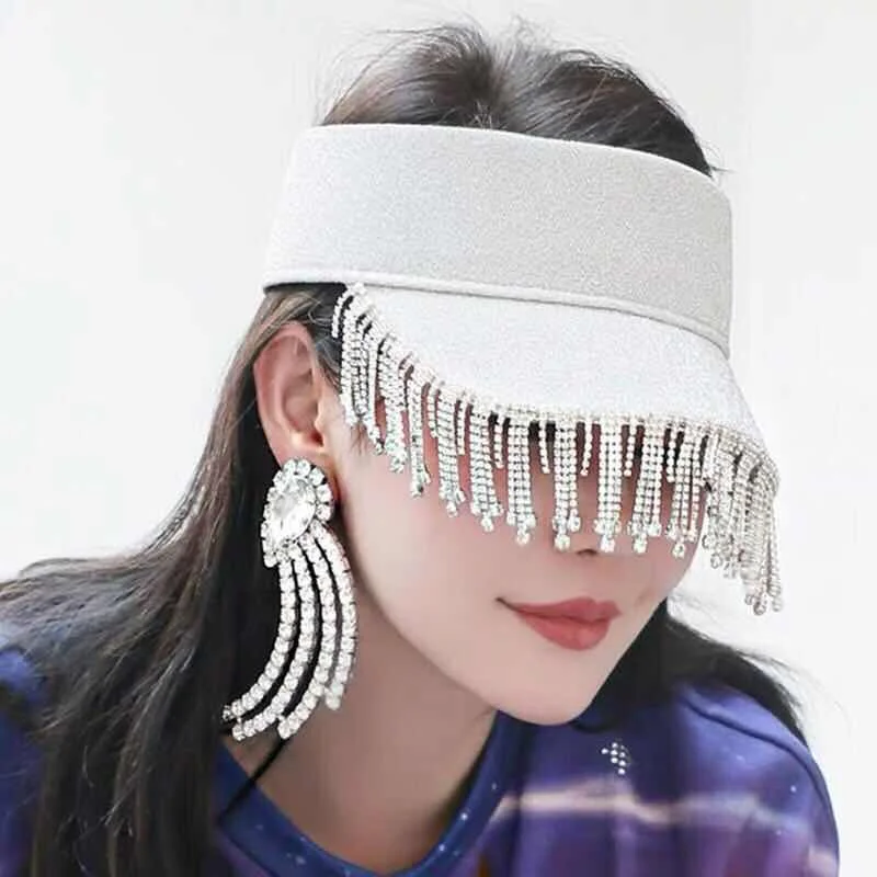 

2019 Fashion Luxury Brand New Crystal Exaggerated Earrings Women's Apparel Accessories Advanced Ear Clips