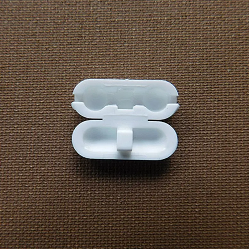 

White Plastic chain connectors for Blinds operating chains - pack of 10 AA8351