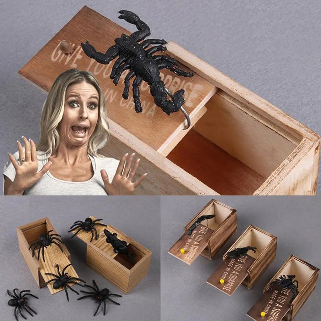 

Funny Joke Prank Animal Wooden Scare Spider Box Case Random Tricky Toy