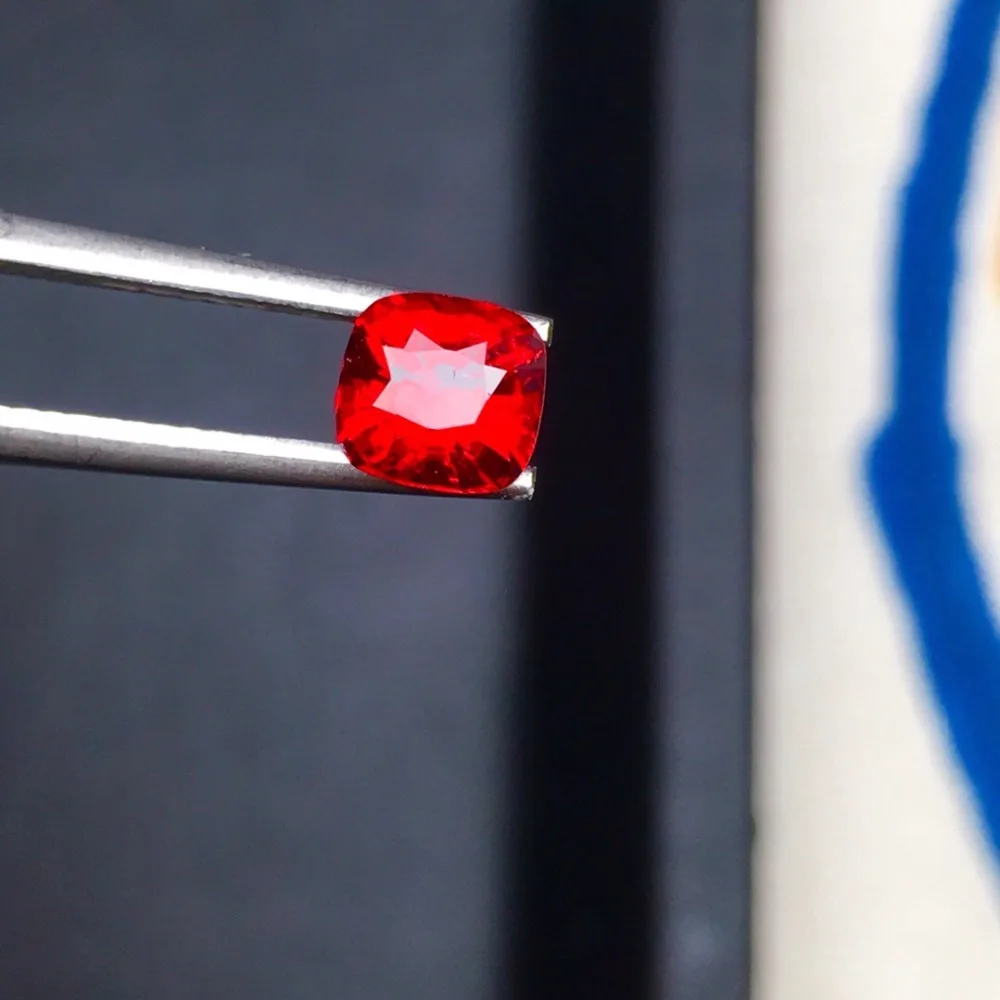 

GIL Certificate Burma Myanmer Origin 0.98ct Natural Vibrant Red Spinel Gemstones Loose Stones Loose Gems
