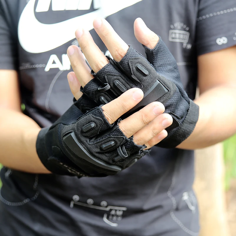 Gloves (4)