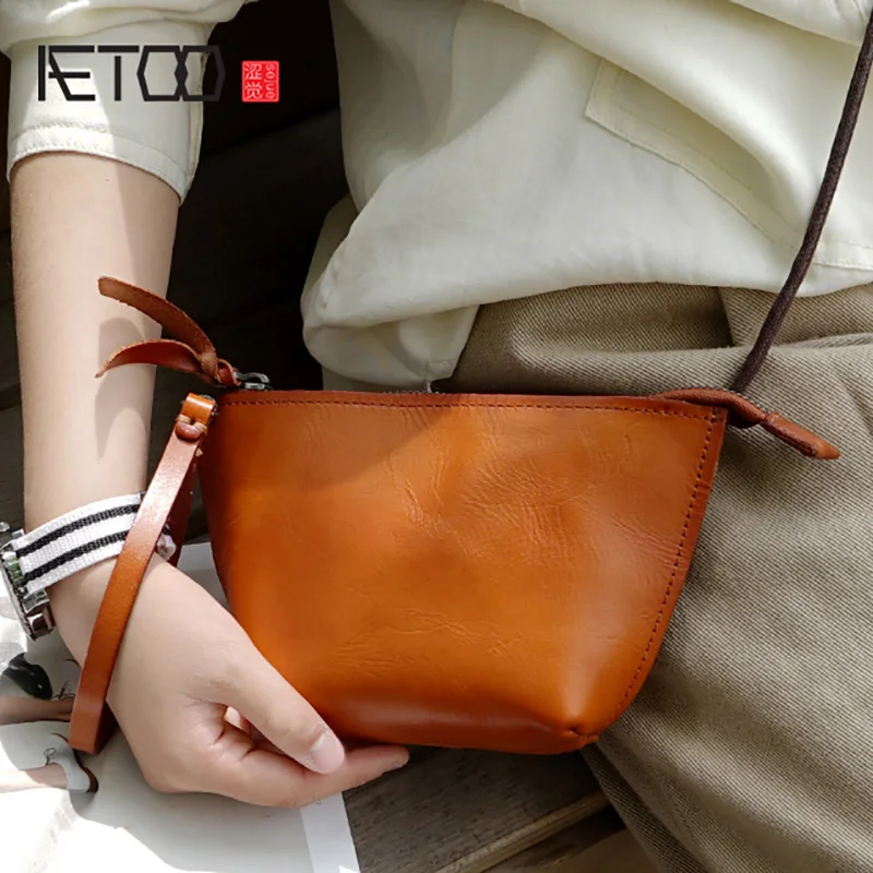 

AETOO Handmade retro leather bag, ladies one-shoulder slanted bag, collection bag carry-on mobile phone bag