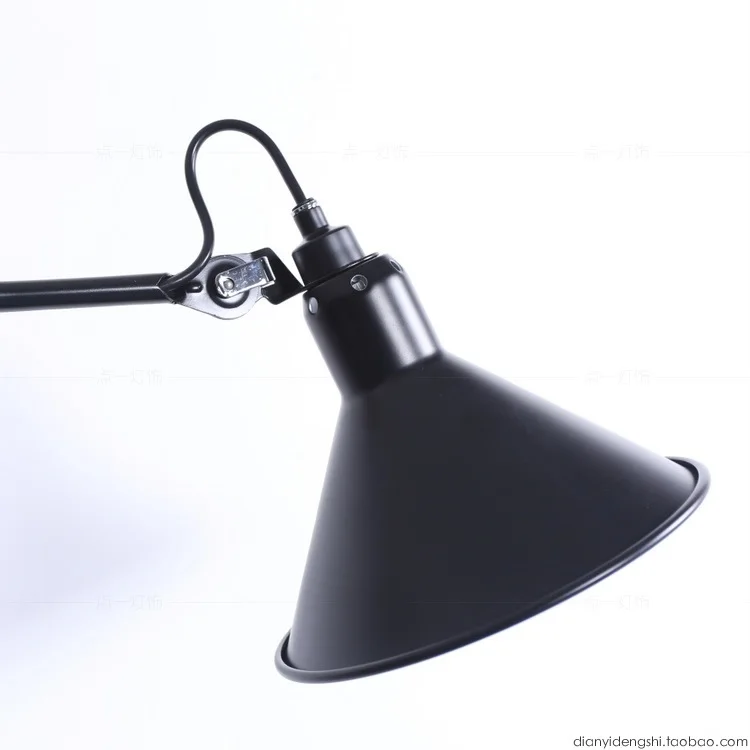 Industry Chic Metal Floor Lamp with Long Arm in Black / Adjustable Height and Extension / Dimmable Bulb with Remote Controller Industry Chic Metal Floor Lamp with Long Arm in Black / Adjustable Height and Extension / Dimmable Bulb with Remote Controller