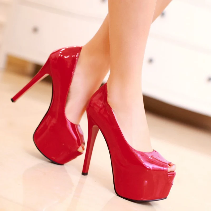 stiletto heels with red bottoms