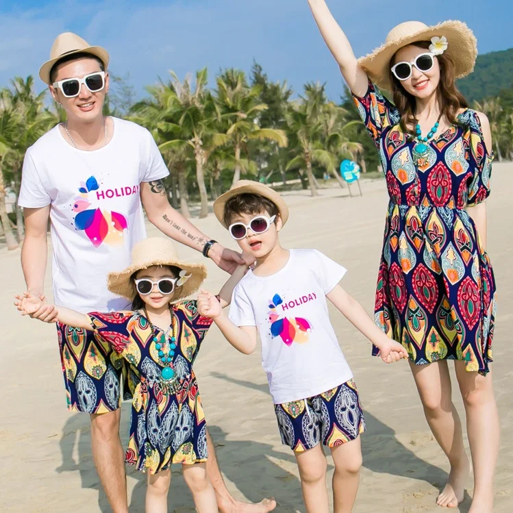 

Family Look Mother Daughter Bohemian Dresses Mommy Dad and Me Matching Clothes Outfits Father Son Clothing Sets Summer Beachwear