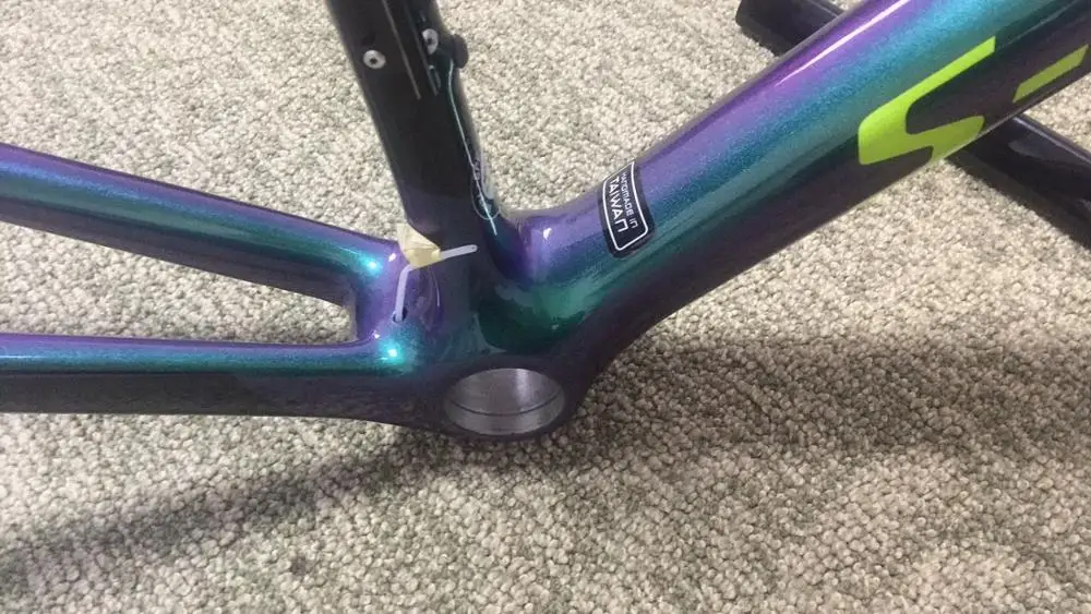 

Taiwan bicycle carbon frame T11100 ud glossy blue green road bike frameset V breaks bsa/pf30/bb30 sl6 bicycle frameset in stock