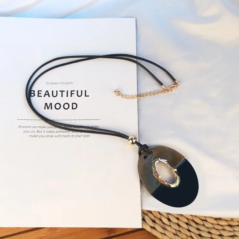 Guanlong Classic Fashion Acrylic Necklaces Women With Big Resin Geometric Pendant Long Leather Chains Necklace Gifts Jewelry (3)