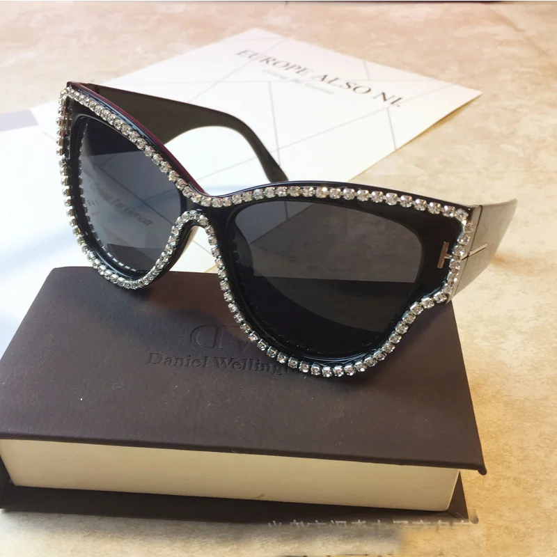 

2019 Hot Shining Diamond Sunglasses Women Brand Design Flash Square Shades Female Oversized Sun Glasses UV400 Oculos De Sol