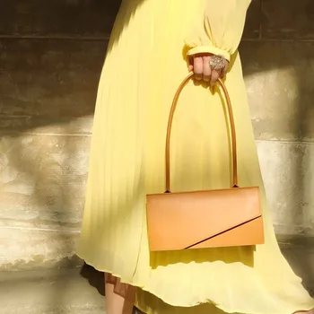 

Retro solid color geometric three-dimensional design triangle bag female 2020 summer new shoulder bag