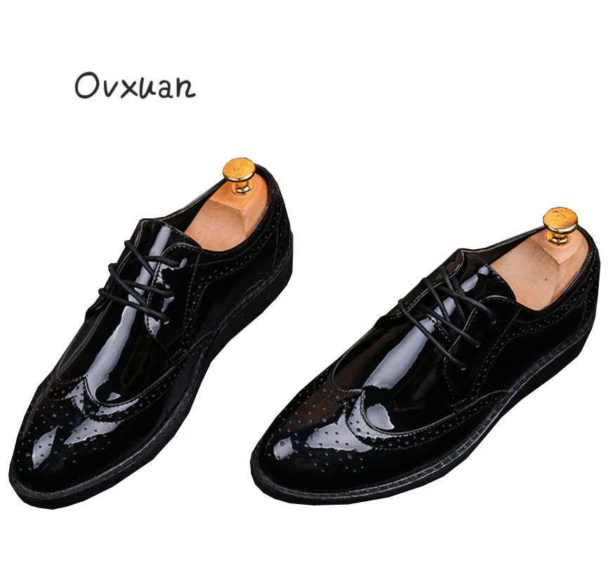 À Sapatas Ocasional Casamento Mão Italiano vermelho Formal De Feitos Do Oxford Preto Negócio Vestido Homens Ovxuan Vermelha Esculpida Sapatos Couro Dos Masculinos Patente Escritório Brogue WBnYqRUT