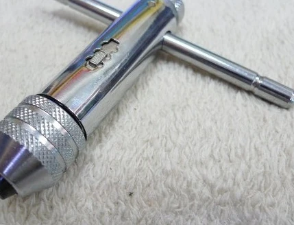 

Ratchet twist hand tap tap T-twisted wire tapping hand tap wrench hand twisted wire tapping wrench 8