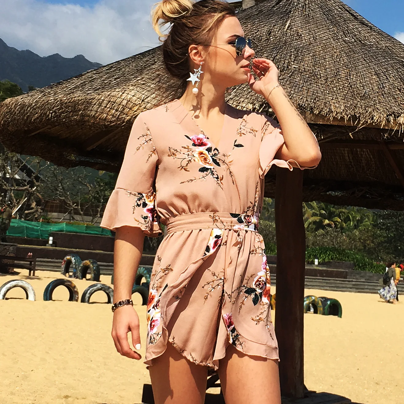 

2019 Summer V-neck Ruffled Short-sleeved Bohemian Seaside Holiday Beach Women's Printed Chiffon Women's Jumpsuit