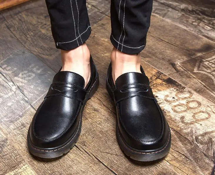 Мужские лоферы из натуральной кожи с круглым носком без застежки; удобная мужская повседневная обувь; H35 - Цвет: Черный