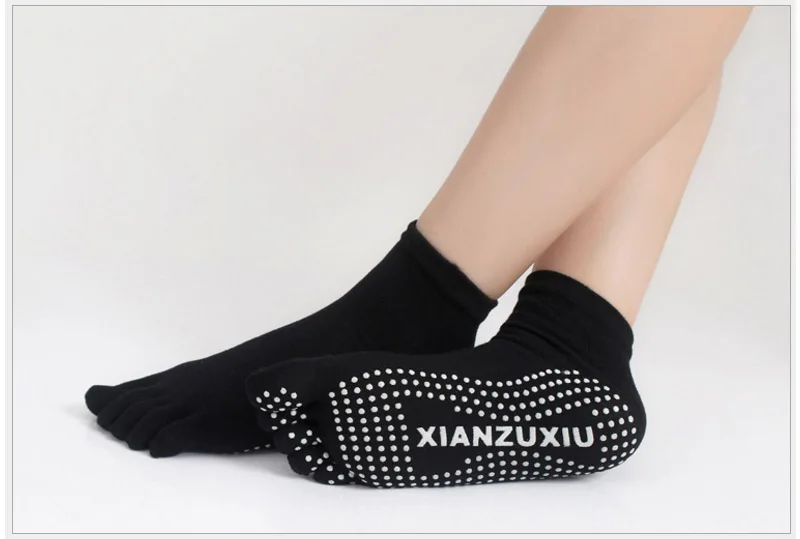 NANCY TINO, женские носки для йоги, носки для занятий йогой, гимнастическими танцами, спортивными упражнениями, носки с пятью пальцами, Нескользящие массажные аксессуары для фитнеса, носки, 15 цветов - Цвет: Black