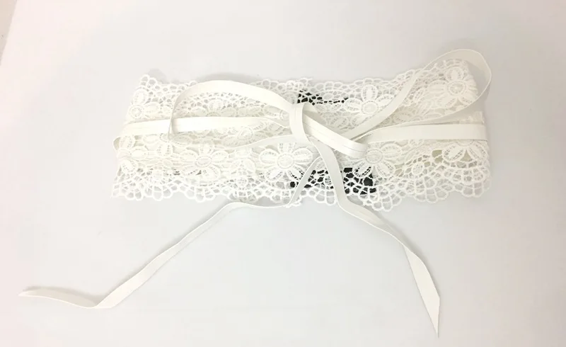 белый кружевной пояс