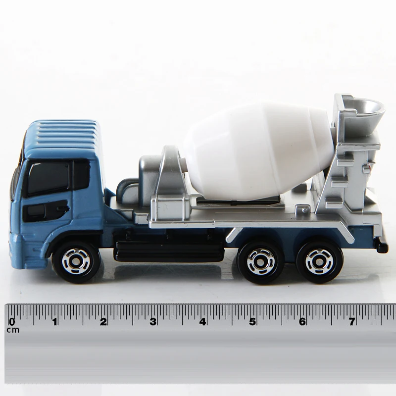 tomica nissan diesel