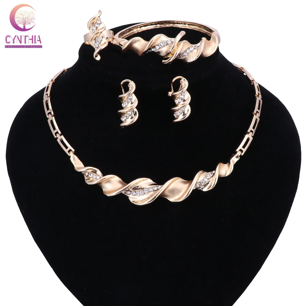 

Hot Sale Dubai Jewelry Set Fashion Gold Color Big Nigerian Wedding African Beads Jewelry Set Costume Design Necklace Earring Set