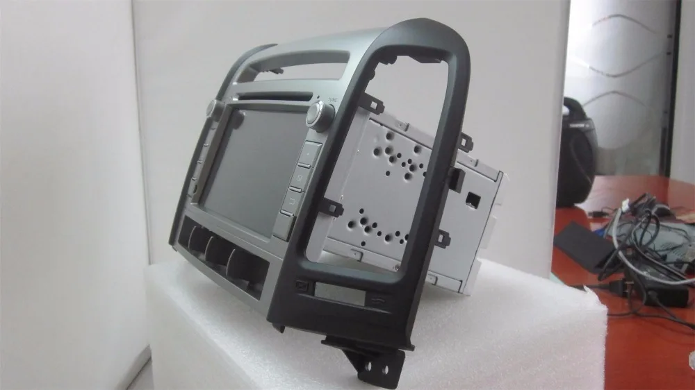 Discount Quad core 2 din 7" Android 8.1 Car DVD Player for Hyundai Santa Fe 2006 2007-2011 With 2GB RAM GPS Radio Bluetooth WIFI 16GB ROM 4