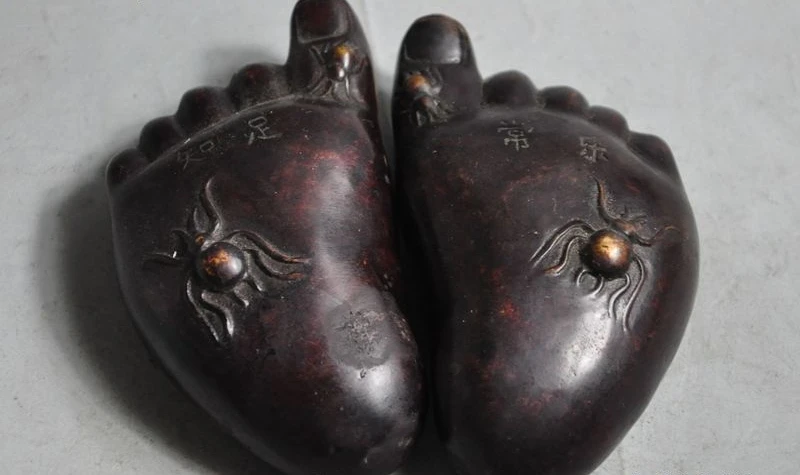 

lucky chinese folk bronze Foot animal Spider auspicious statue Sculpture Pair