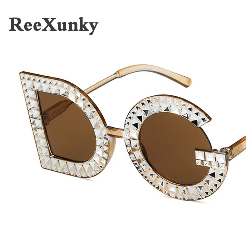 Fashion 2019 Oversized Sunglasses Women Round Plastic Frame Retro Black Sun glasses For Men Female Eyewear Shade oculos UV400
