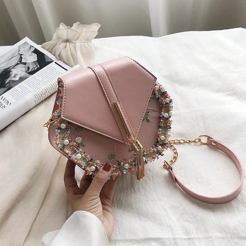 

2019 New Fashion Slant Bag Simple Chain Bag Embroidery Line Slant Bag Soft Texture Chain Bag Women Fashion Flap