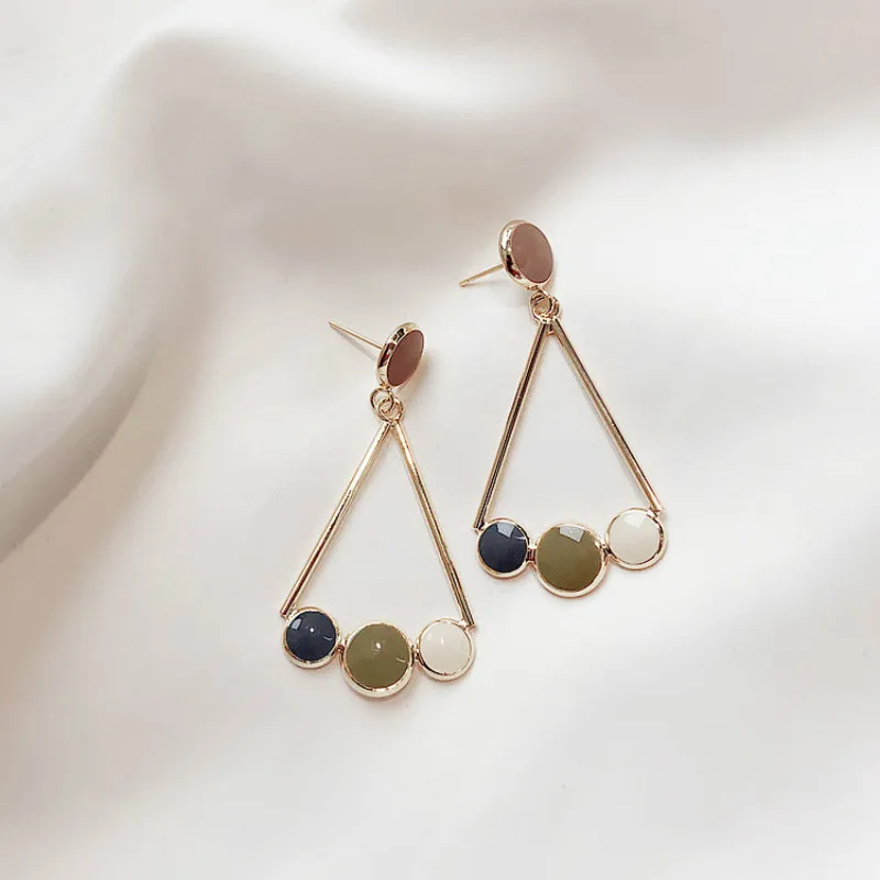 

2019 South Korea's New Fashion Girl Temperament Small Fresh Earrings Morandi Triangle Eardrop Elegant For Women