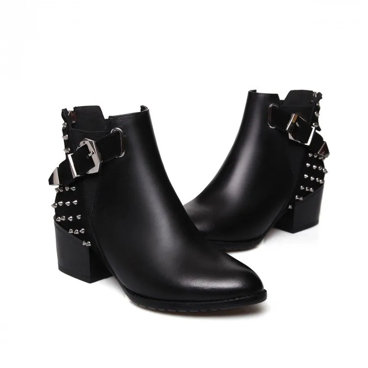 

Women Autumn Winter Thick Mid Heel Genuine Leather Buckle Rivets Back Zipper Fashion Martin Ankle Boots Size 34-39 SXQ0905