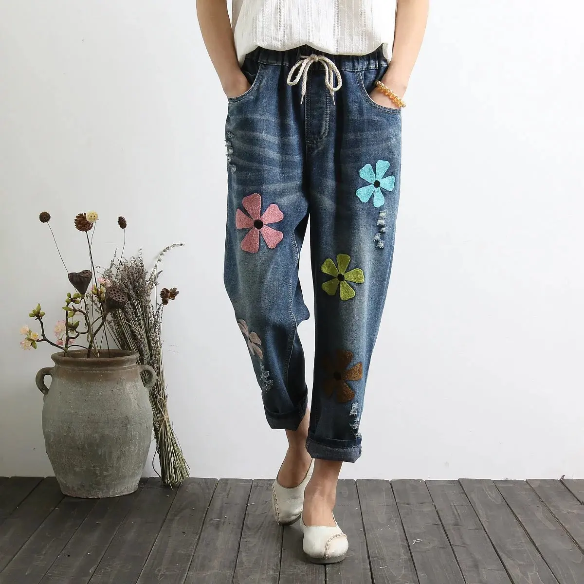 Summer New Female Line Sen Hole Letter Embroidered Flowers Loose Nine Points Jeans Trousers Women