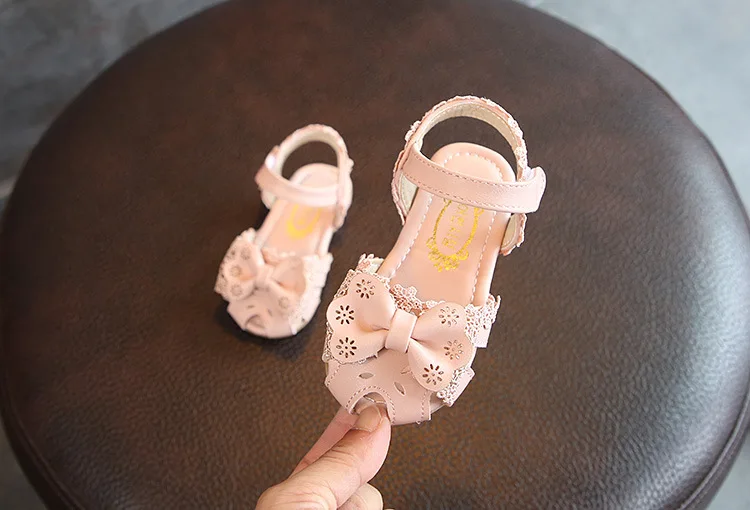 COZULMA/пляжные сандалии принцессы с кружевным бантиком для девочек, детские модные сандалии с вырезами, Детская летняя обувь на мягкой подошве, 21-25
