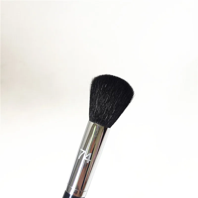 Sephora PRO Small Blush Brush #74 _ 1