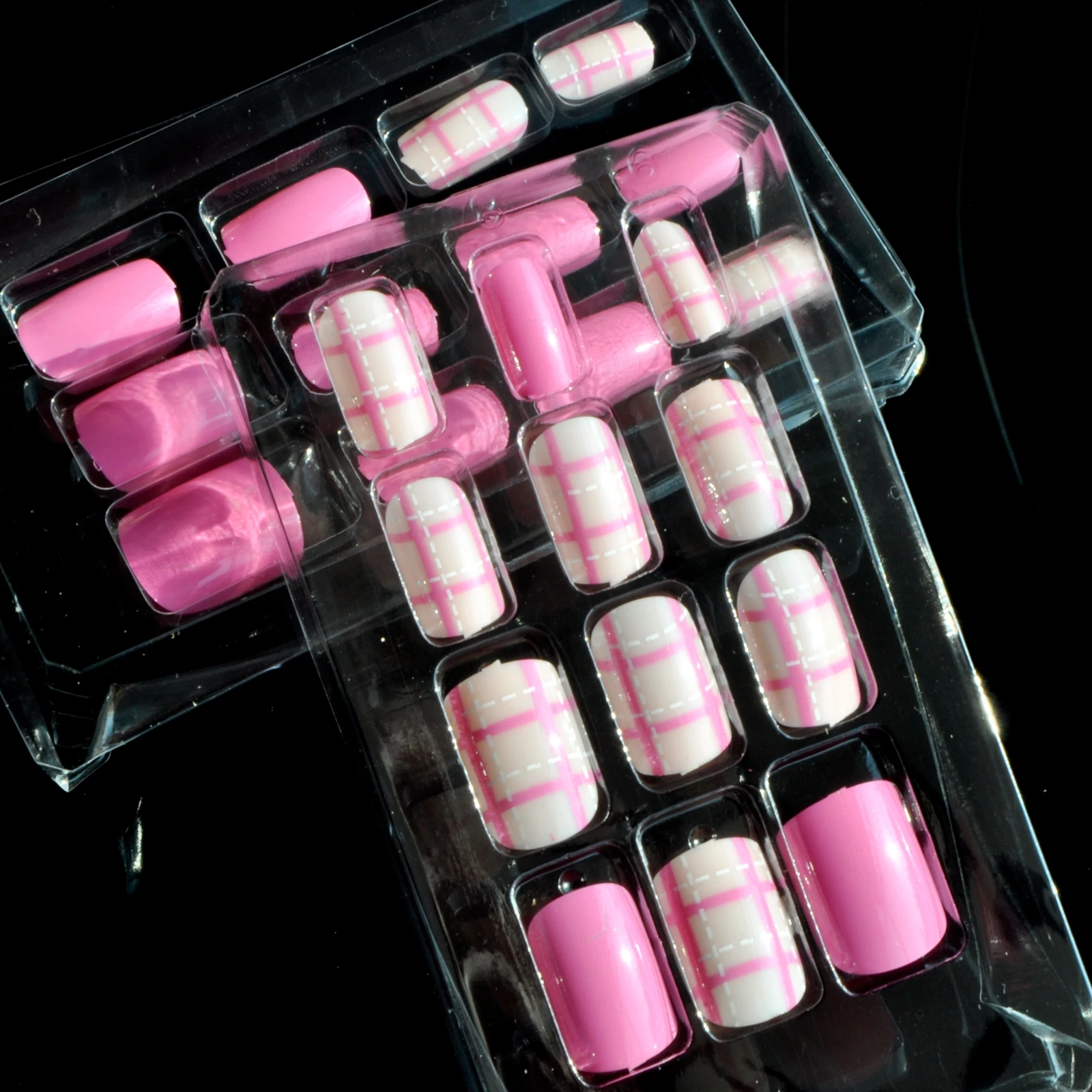 

Medium Press On Nails Rose Red Shiny Nail Art Tips Grids Lady Flase Nails 24pcs/kit with Glue Sticker Z348