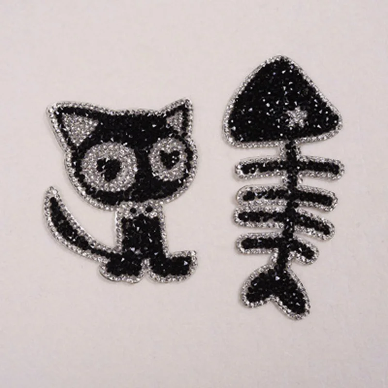 

Funny Embroidered Patches With Rhinestones Cat And Fish Bone Pattern DIY Iron-on Sewing Applique Sticker On Clothes Hat Children