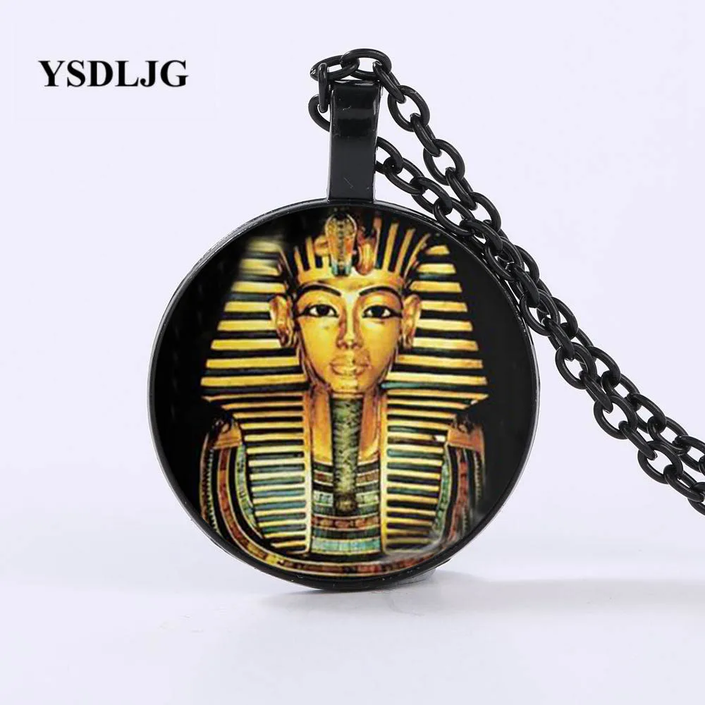 

YSDLJG Egyptian Pharaoh Glass Dome Pendant Necklace Ancient Egypt Tutankhamun Historical Necklace Vintage Glamour Gift