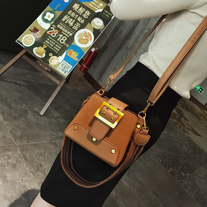 ETAILL сумка из искусственной кожи нубук с заклепками на ремне маленькая полосатая сумка с широким ремешком сумка-мешок через плечо для женщин сумка на плечо