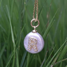 Цвет слоновой кости белый CZ начальный 26 Алфавит буквы имя белая монета пресноводный жемчуг золотой серебряный кулон, подвеска колье ожерелье для женщин