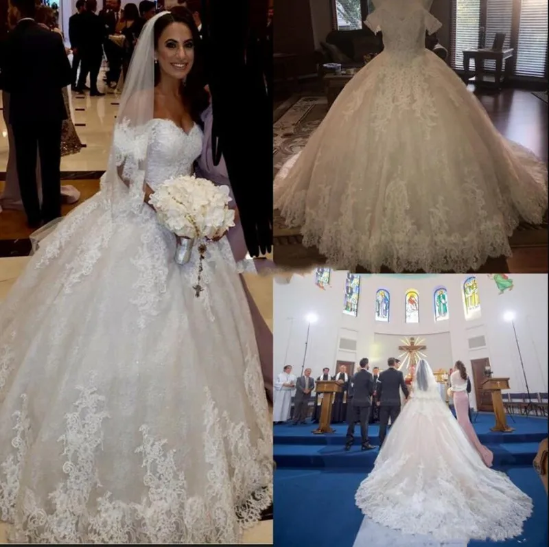 

Vintage Lace Wedding Dress with Beading Sequins Off Shoulder Open Back Covered With Buttons Long Train Arabic Dubai Bridal Gowns