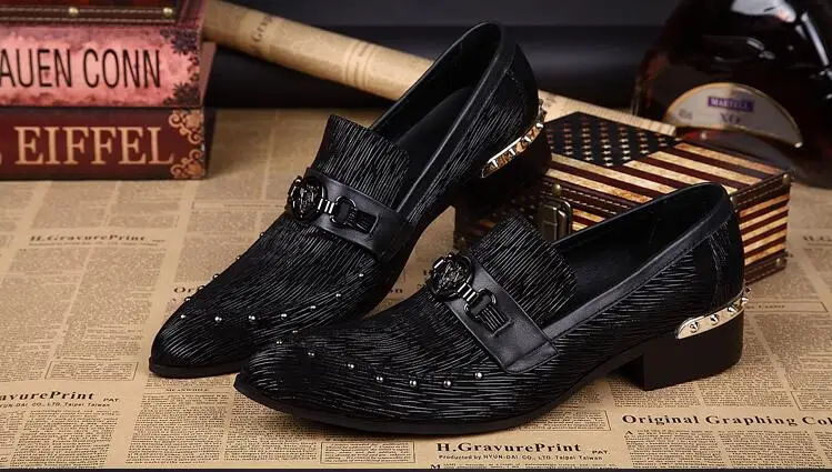 

2016 NEW British style Handmade Black Grind arenaceous Leather men shoes and back gold Rivet Wedding and Party Slip on Flats