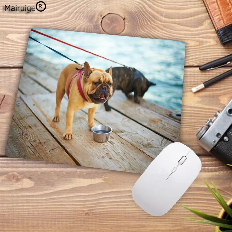 163french-bulldogs-on-walking-178308957-58dc1aa63df78c5162737fc8